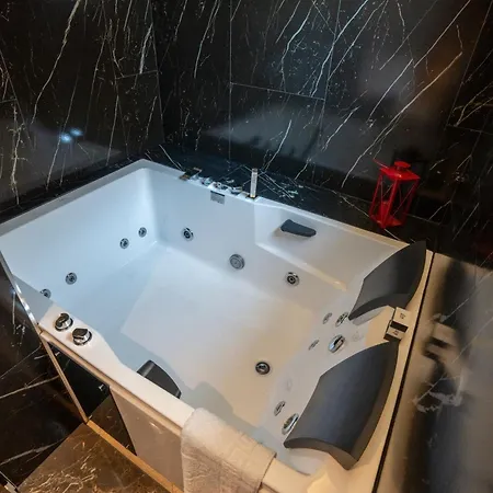 Chicago Hotel Shkoder