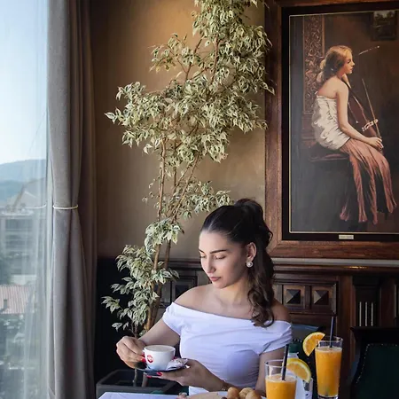 Chicago Hotel Shkoder