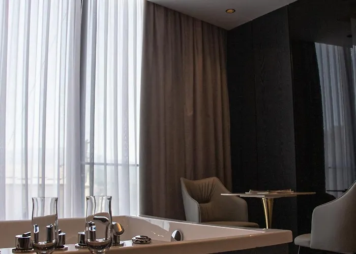 Отель Chicago Шкодер