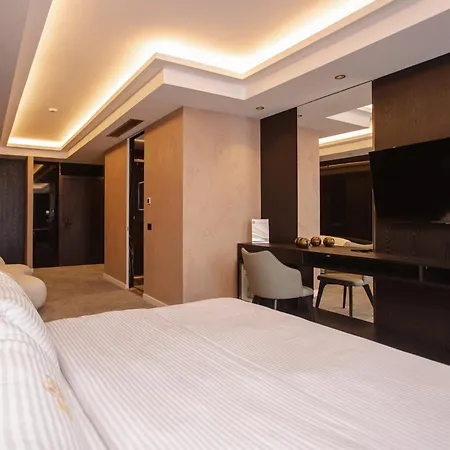 Chicago Hotel 4*