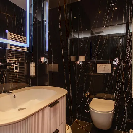 Chicago Hotel Shkoder